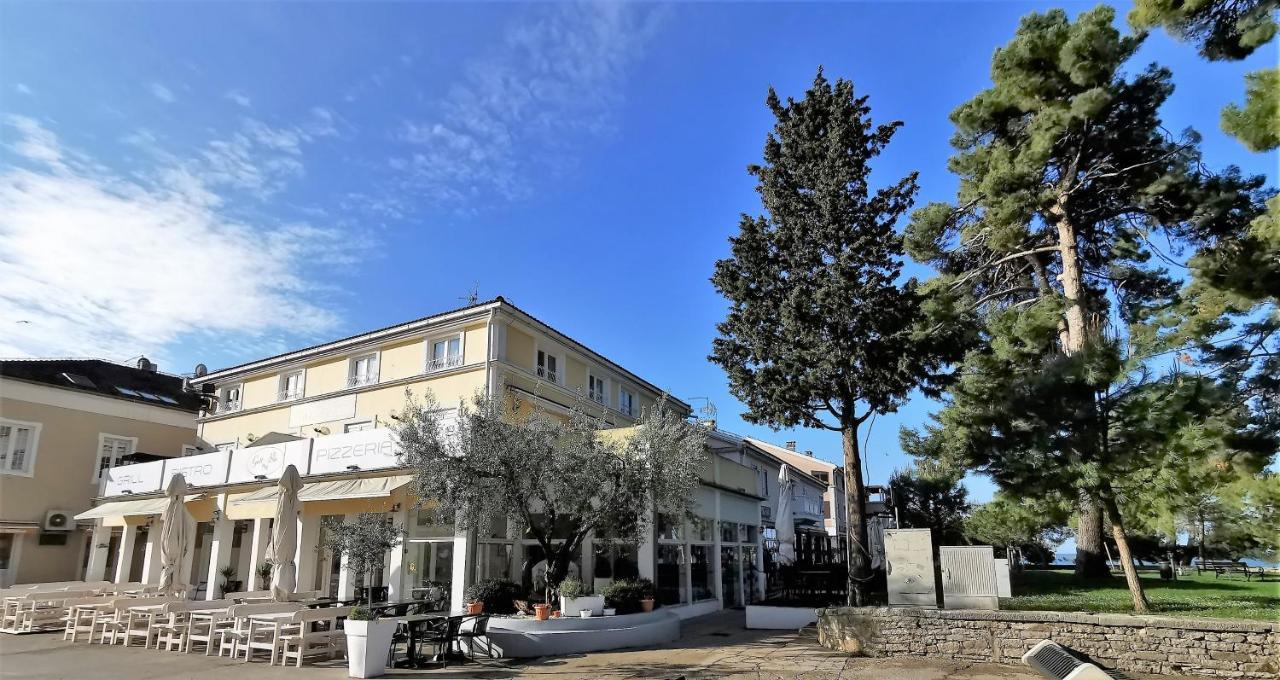 Mirta Deluxe Superior 5 Star Apartment, Your Piece Of Heaven By The Sea & Park, With Sea & Park View Novigrad Istria Buitenkant foto