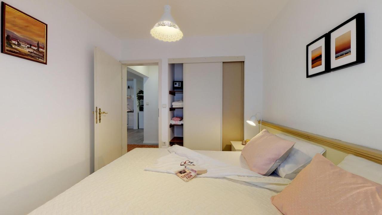 Mirta Deluxe Superior 5 Star Apartment, Your Piece Of Heaven By The Sea & Park, With Sea & Park View Novigrad Istria Buitenkant foto