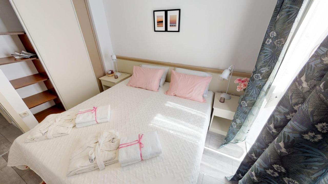 Mirta Deluxe Superior 5 Star Apartment, Your Piece Of Heaven By The Sea & Park, With Sea & Park View Novigrad Istria Buitenkant foto