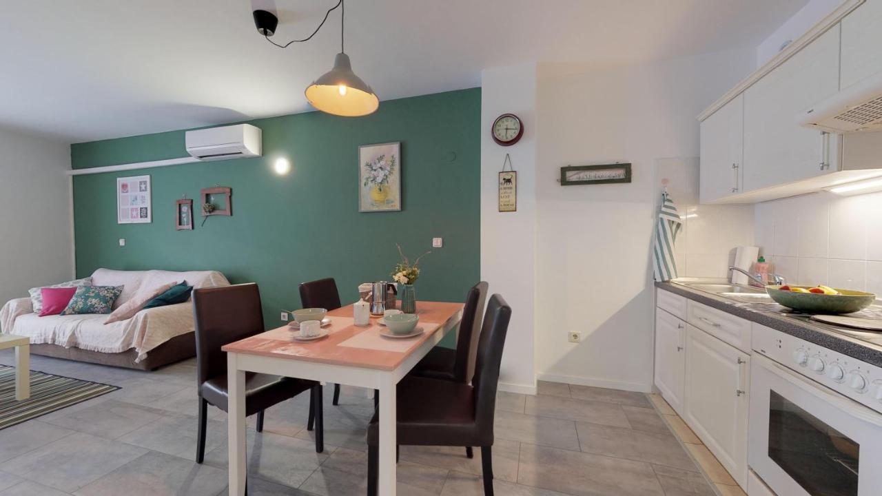 Mirta Deluxe Superior 5 Star Apartment, Your Piece Of Heaven By The Sea & Park, With Sea & Park View Novigrad Istria Buitenkant foto