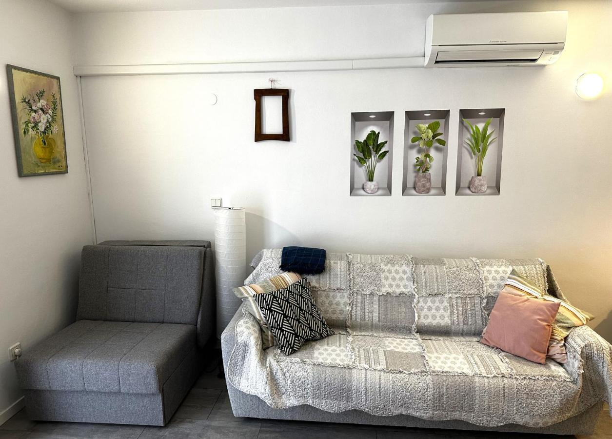 Mirta Deluxe Superior 5 Star Apartment, Your Piece Of Heaven By The Sea & Park, With Sea & Park View Novigrad Istria Buitenkant foto