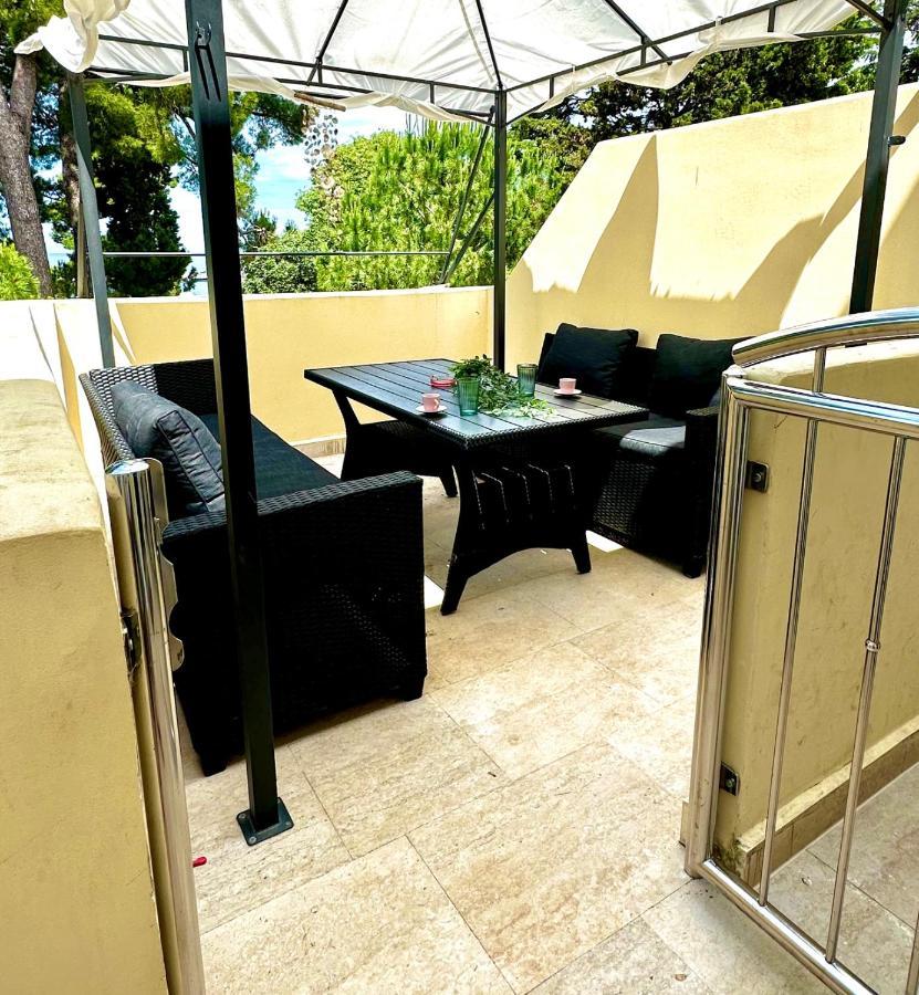 Mirta Deluxe Superior 5 Star Apartment, Your Piece Of Heaven By The Sea & Park, With Sea & Park View Novigrad Istria Buitenkant foto